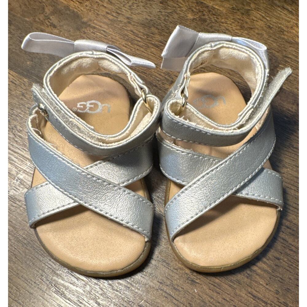 Ugg Girl Toddler Sandals‎ size 2 / 3 Silver